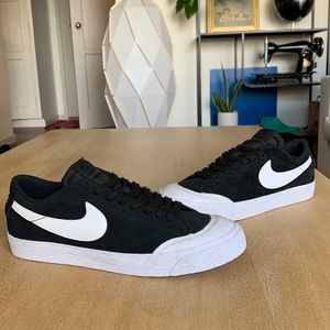 Nike SB Blazer Low XT - M9 - Black Suede/Rubber Toe Cap
